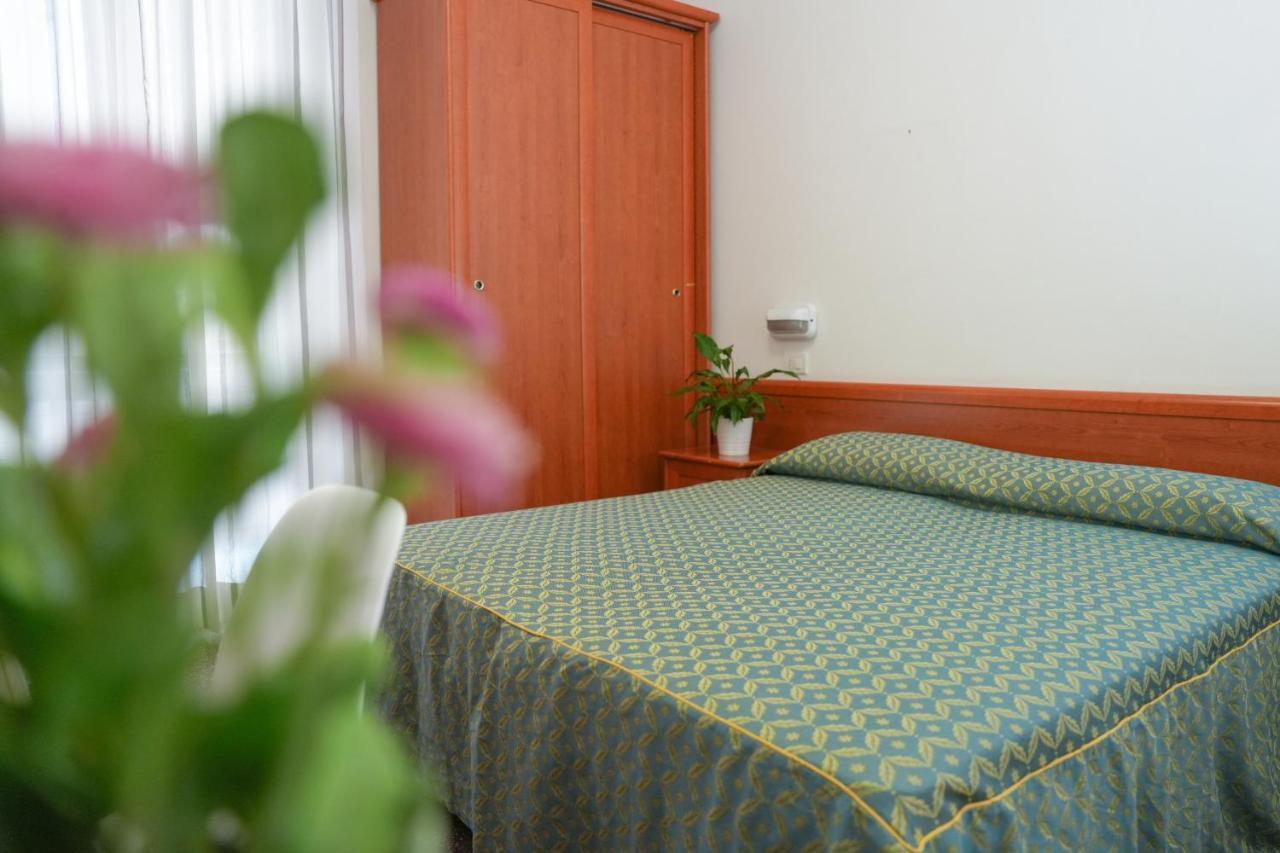 Hotel International Габичче-Маре Экстерьер фото